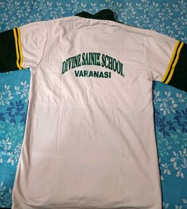 I&#39;m selling my old school lower and t shirt