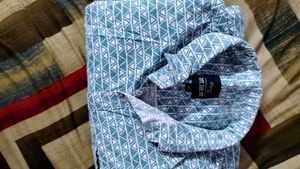 Triangle Pattern Short Sleeve Shirt