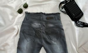 💥Price Drop💥 (🎉 Freebies☑️) Skinny Fit Jeans
