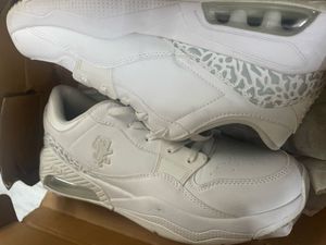 Red Tape White Sneakers (RSL0465) – UK 10