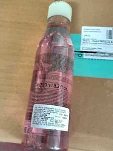 Simple Joys Shower Gel with Organic Strawberry Lov