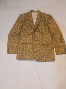 ✨ Rich Golden Brocade blazer