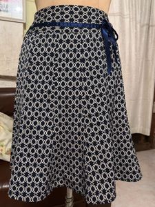 Navy & White Patterned Skirt💙🤍