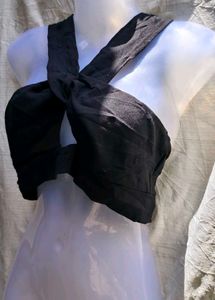 SHEIN BLACK CROP TOP