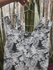 Dressberry Branded Top