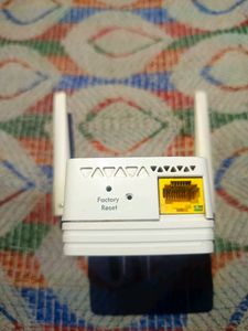 Netgear EX2700