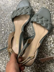 Get 2 Heels Branded Only Rs 550 With Tag