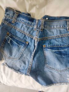 Distressed DENIM SHORTS