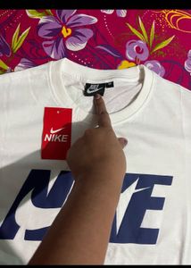 Nike Graphic Tee
