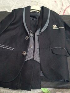 Kids Coat 🧥 Pant With Basket And Shirt