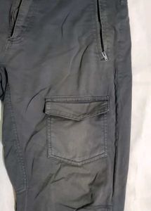 Men&#39;s grey jogger pants