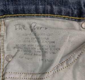 Old Navy&#34;The Flirt&#34;Mid-Rise DenimJeanShorts