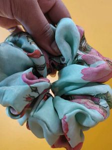 Hair Scrunches