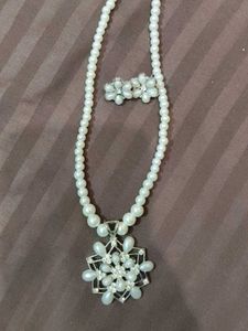 Pearl Necklace & Earring Set