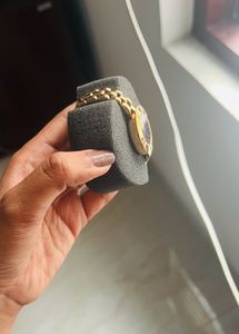 Golden Premium Watch With Warranty For Low Rate