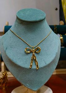 The Gilded Knot of Grace