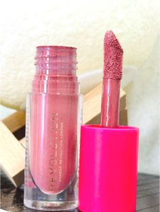 Revolution London Blush Bomb Cream