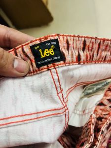 Lee Women’s Slim Fit Printed Jeans – Stylish