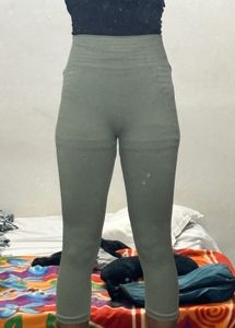 WOMEN OLIVE TIGHTS