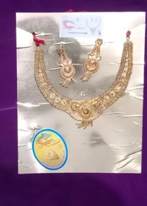 A New Unused Necklace Set