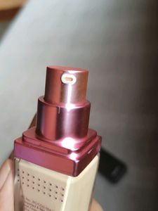 Hilary Rhoda High Definition Liquid Foundation
