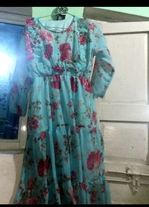 Gown With Anyone Stall &amp; Heartshape Lipstick Free