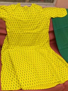 Combo-BrandNewYellow+GreenPrinted&amp;UsedCremKurtaSet