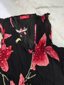 Y-O. Black Floral Top