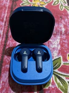 Blue Wireless Earbud Case