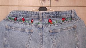 High-waisted Embroidery Jeans Women