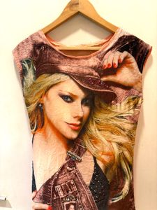 Avril Lavigne Graphic Tee (Rare Find )