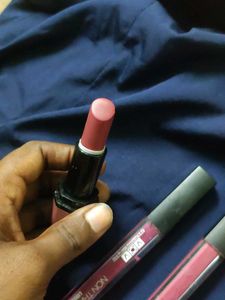Liquid Lipsticks (Set of 2)And 1Lip Stick