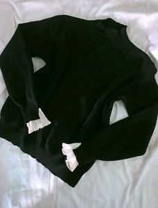 Black Korean Pullover 🖤