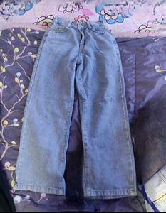 Effortlessly Stylish: The Perfect Blue Jeans