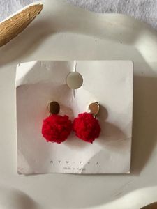 NYUNYUN red Pom mini Earring