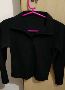 Black Long Sleeve Crop Top