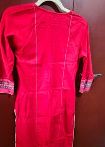 Red Kurti