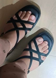 Chic Black wedges
