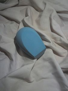 MAKE-UP  SPONGE