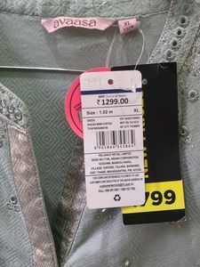 URGENT SELLING!! Elegant Sleeveless Tunic Top