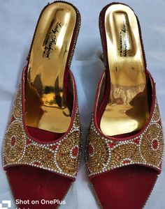 Prize Drop.. Sandals.. Brand New