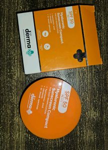 The Derma Co Hyaluronic Sunscreen Compact 🧡💫
