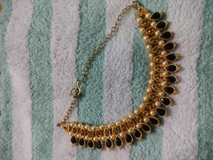 Elegant  Necklace with Artistic Stone Design