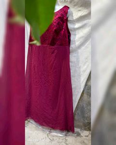 3.10.11 LONG WEDDING GOWN