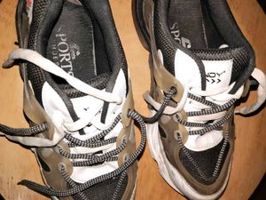 Black And White Sneakers Casual Wear 👟