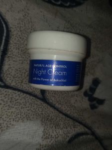 The Moms Vo.  Night Cream For Skin Care.