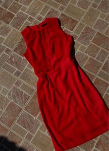 Chic Red Sleeveless Dress