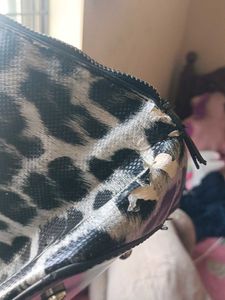 Bebe Leopard Print Handbag👜