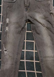 Lightly Washed Distressed Sli...