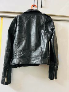 zara leather jacket 🖤🩶